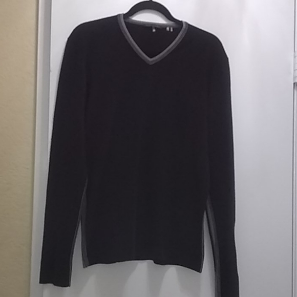 Elie Tahari Other - Elie Tahari sweater/short